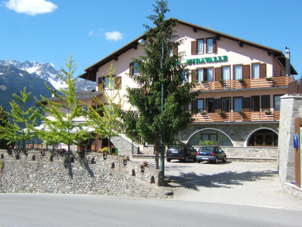 Hotel Ristorante Miravalle Teglio Exterior foto